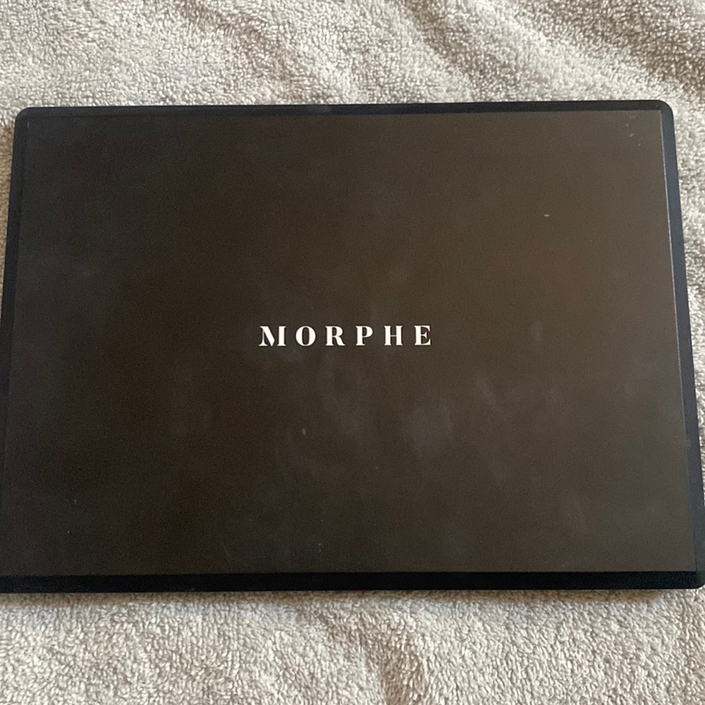 MORPHE 35F eyeshadow pallete